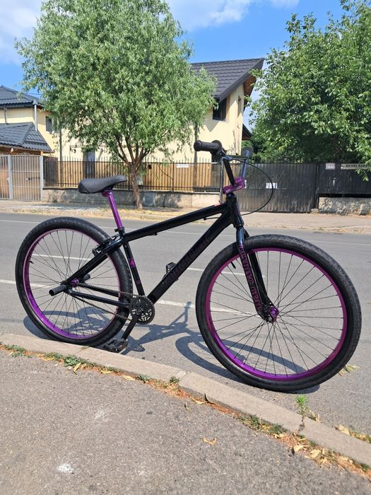 Bmx 29. Se bikers. Big Flyer. Wheelie. Dirt.