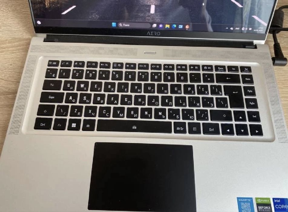 Gigabyte AERO 16 i7 12700H RTX 3060