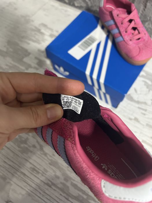Adidas gazelle розов