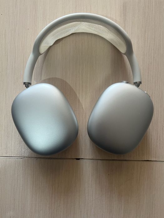 Продам AirPods Max оригинал в идеальном состоянии