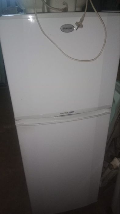 Холодильник Samsung