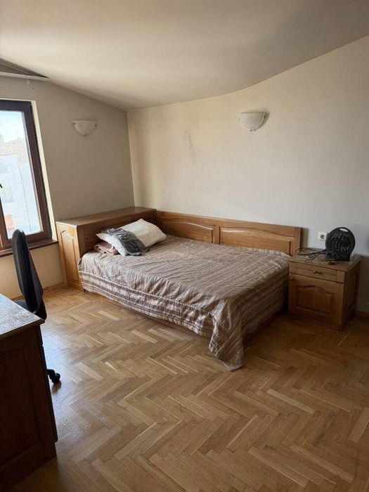 Дава се под наем Многостаен апартамент в Бургас, Център - 128 кв.м за 598.23 € - Снимка #3