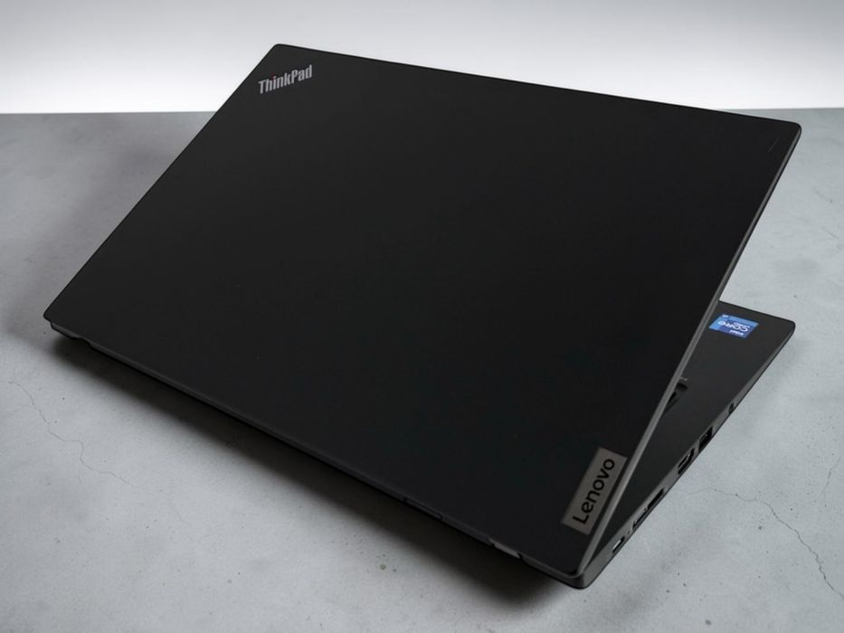 Lenovo ThinkPad T14s Gen 2 14' FHD i7-1185G7 32GB 512GB Xe Graphics