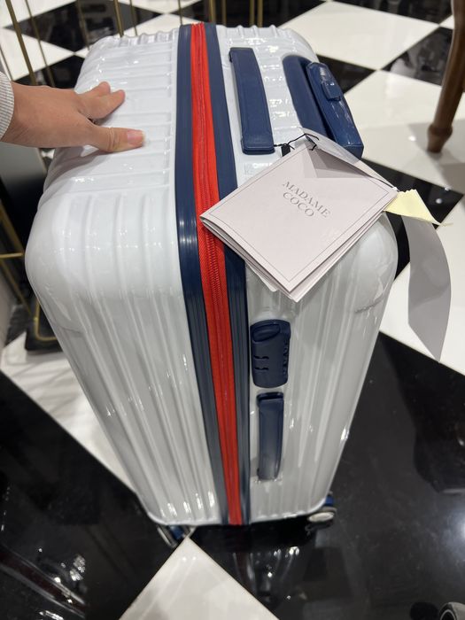 Чемодан новый Madame coco