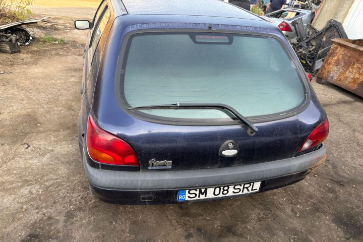 Bara fata Ford Fiesta a 4-a generatie