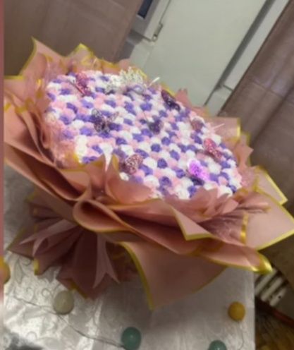 Flori din satin și săpun