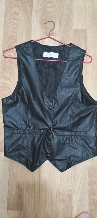 Жилетка безрукавка экокожа