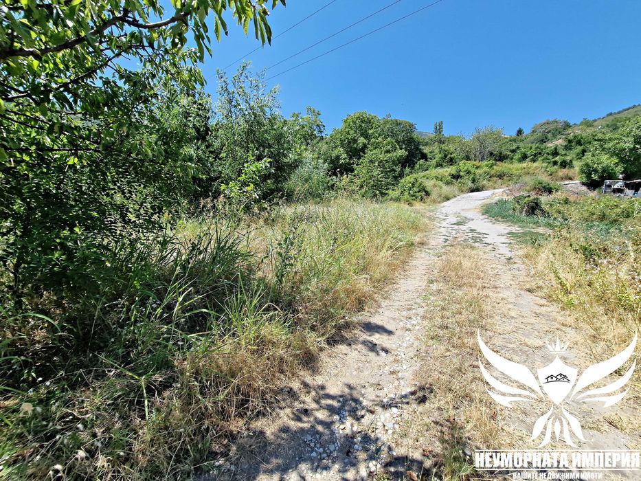 Продавам парцел/земя с площ от 1111кв.м. в село Руен общ.Куклен