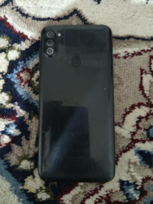 Самсунг А12 сотилади.