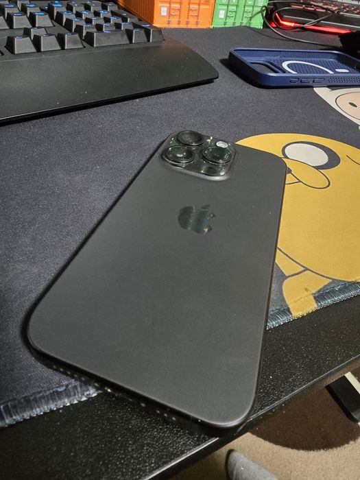 iPhone 15 Pro + Apple Watch SE2