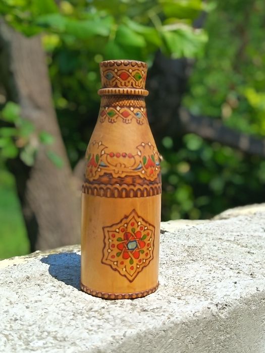 Старо дървено шише