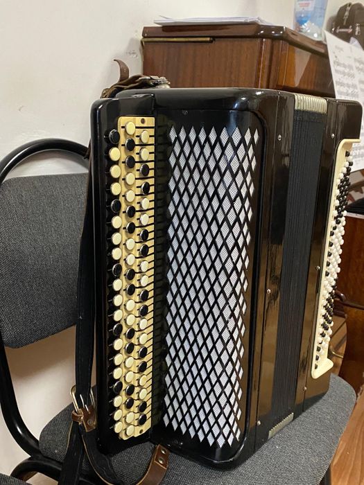 Продается инструмент Баян