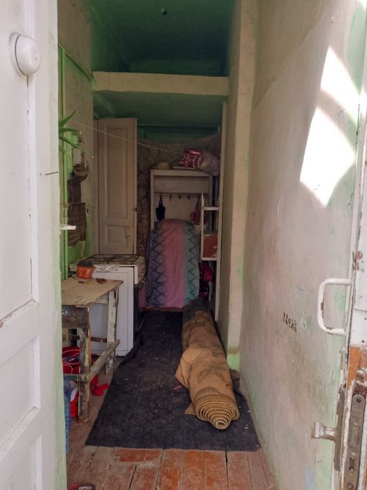 Продаётся Дом 1 ком (барак) в Янгиюле на Заре