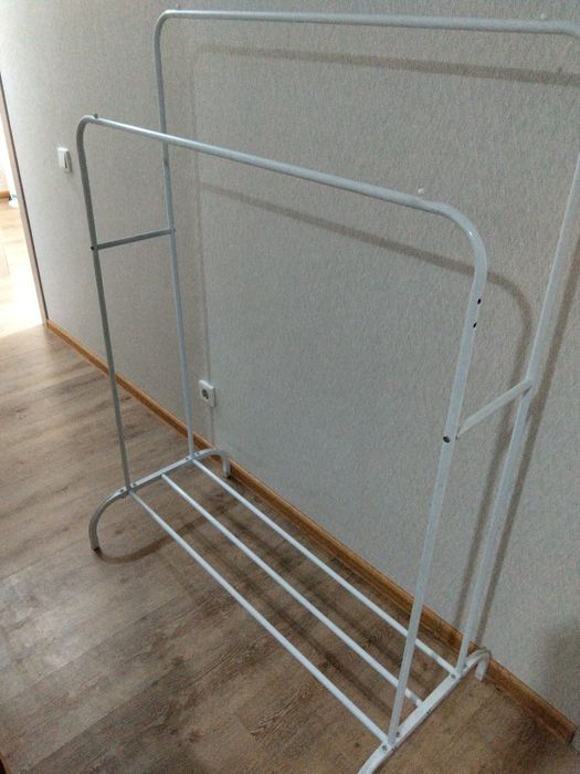 Продам вешалку не дорого
