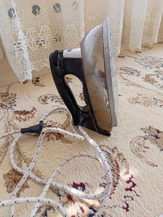 Продаются Утюг дазмол , советский