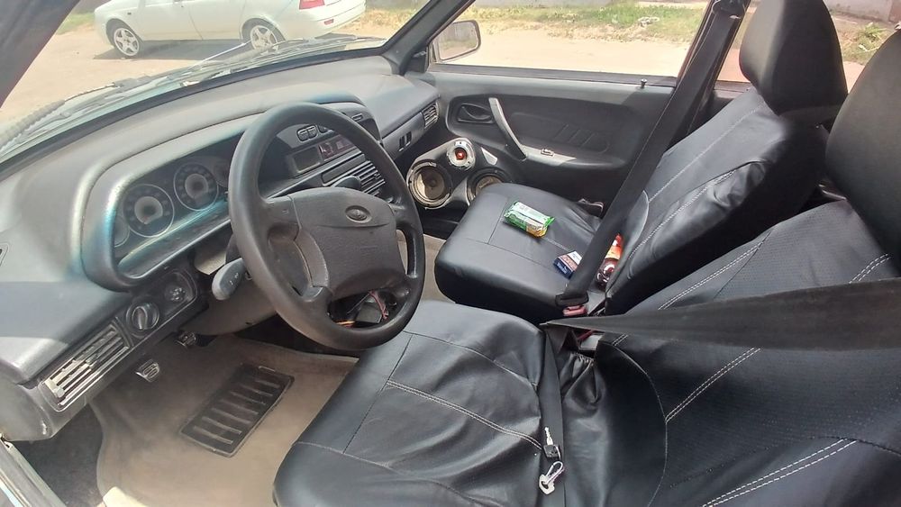 Автомобиль ваз 2115