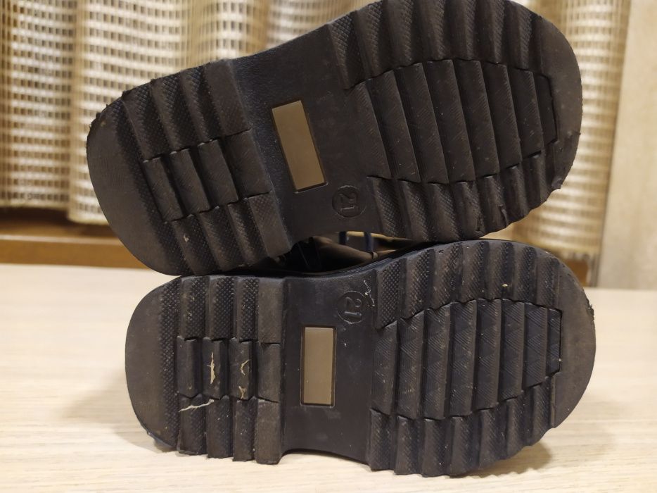 Сапожки-ботинки  на ребенка