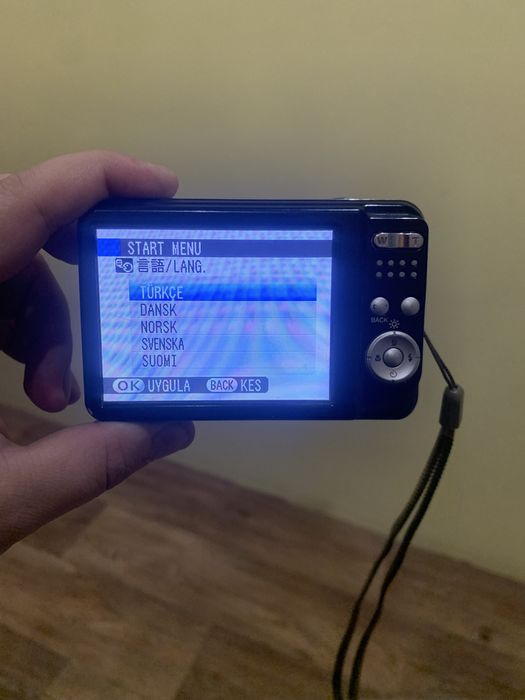 Fujifilm FinePix AV100
