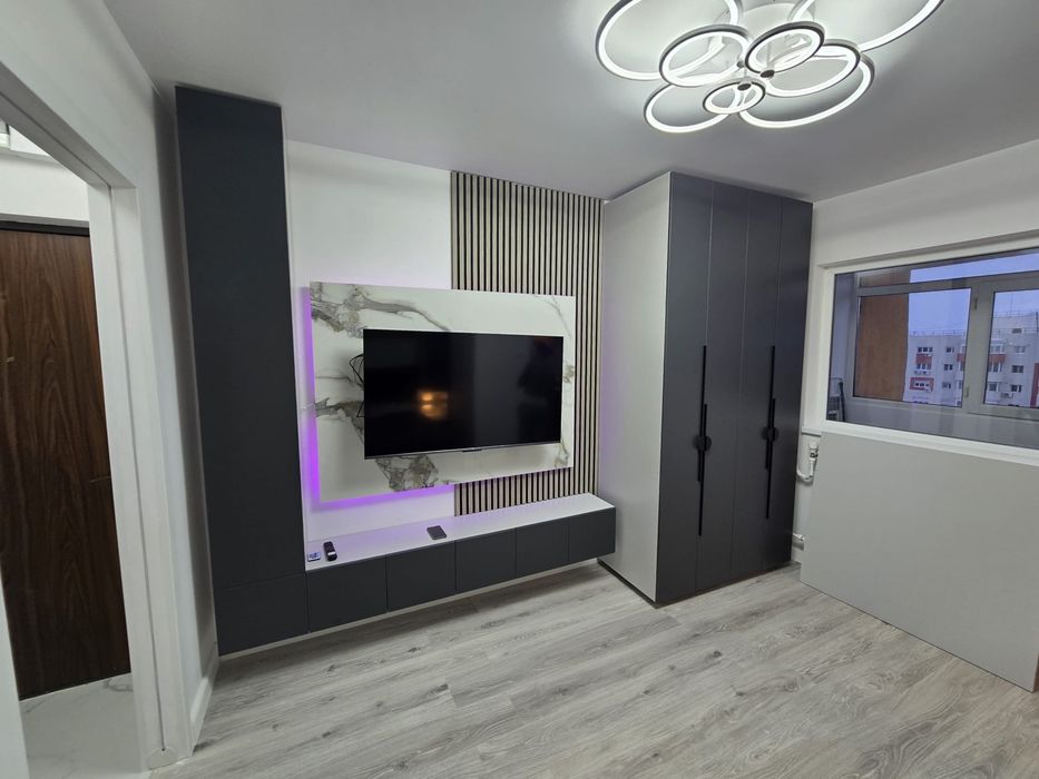 Inchiriez garaoniera