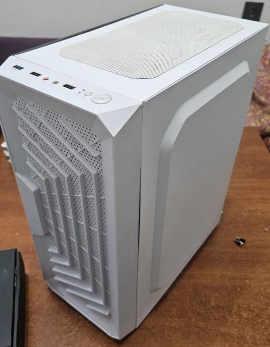 Продам белый Корпус mAtx