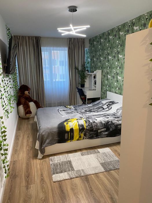 Vand apartament 3 camere decomand