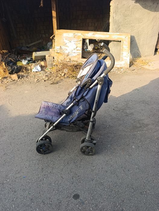 Продам прогулочную коляску