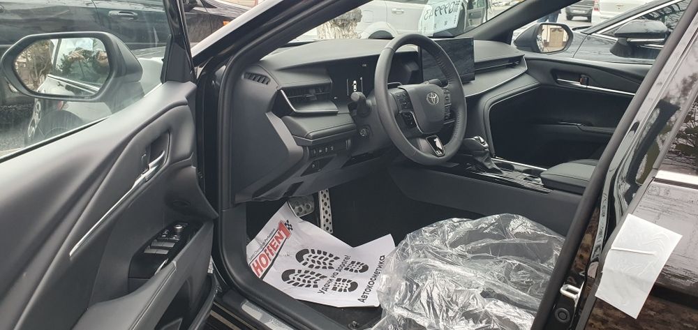 TOYOTA Camry. Gibrid 2.0L mator. Yili 2025. Yurgani 8. Narxi 46500