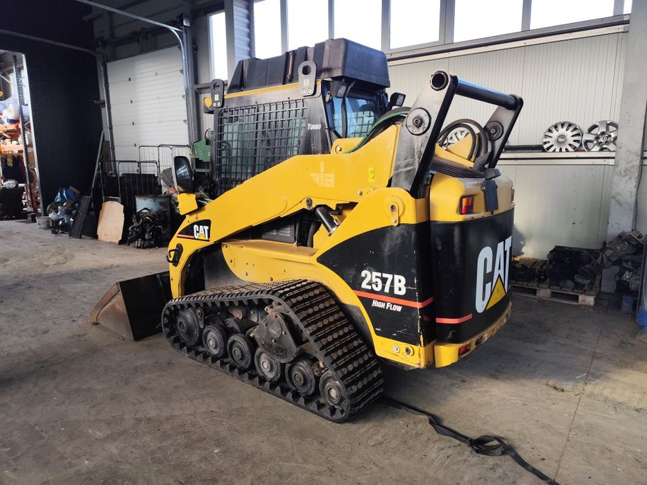 Bob cat Caterpillar 257B