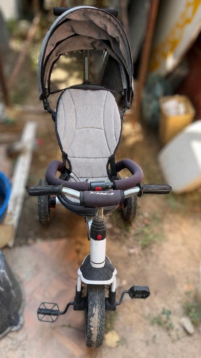Продам детский велосипед с родительской ручкой