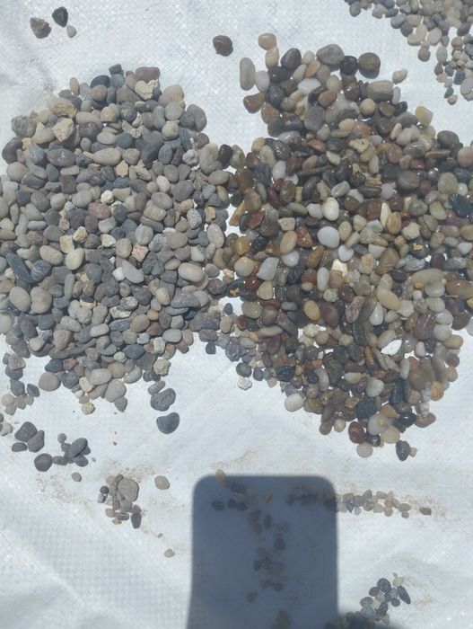 Камень галка крошка белый черный красный