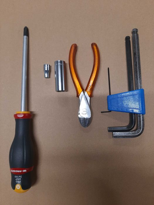 FACOM имбусни ключове, отвертка, вложки, странични секачи