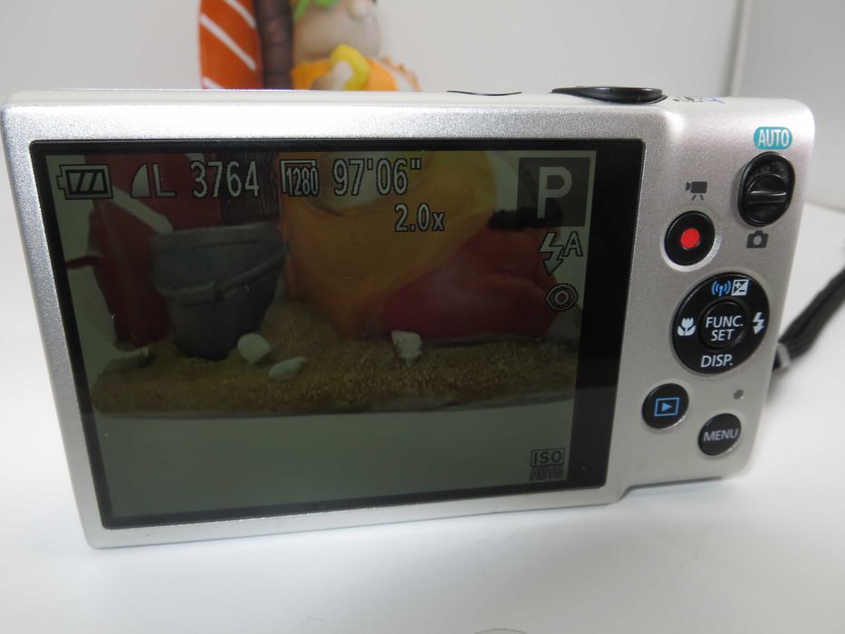 Canon IXUS 140 ултра компактен цифров фотоапарат, цифрова камера WIFI, отлично състояние като НОВА, пълен комплект, работи отлично!