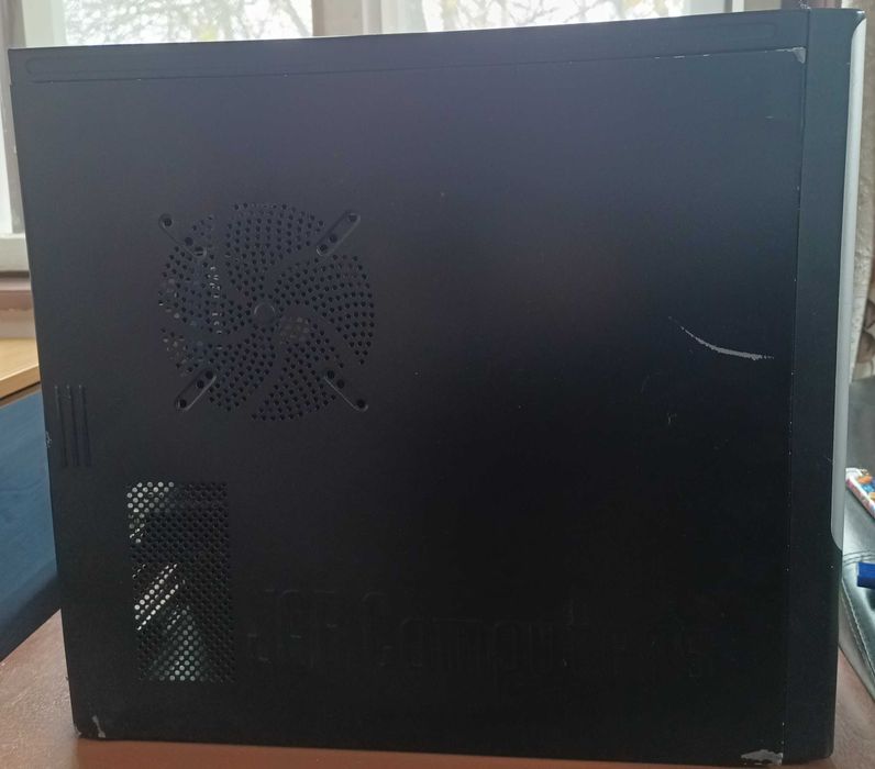 Настолни компютри!