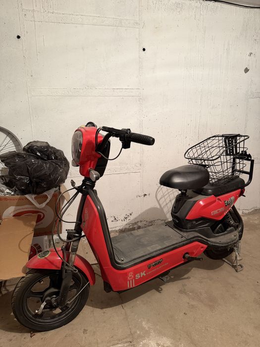 Продам скутер торг есть