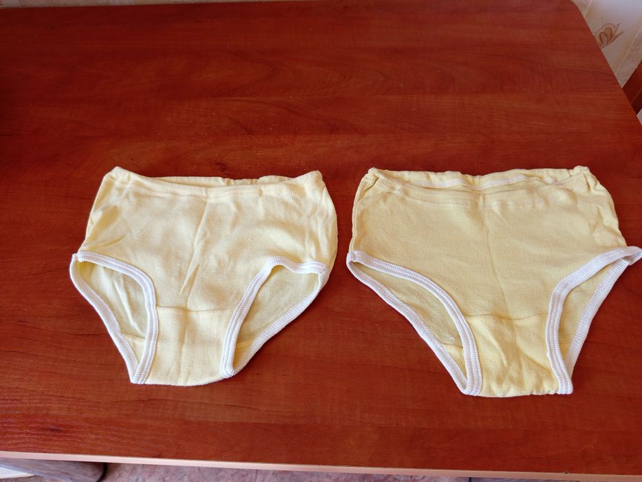 Шапочки детские ,вязаные