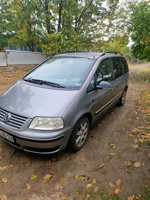 VOLKSWAGEN Sharan
