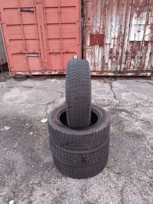 Гуми 225 65 17 Бриджистоун Bridgestone 4 броя.Нов внос. Не са нови!