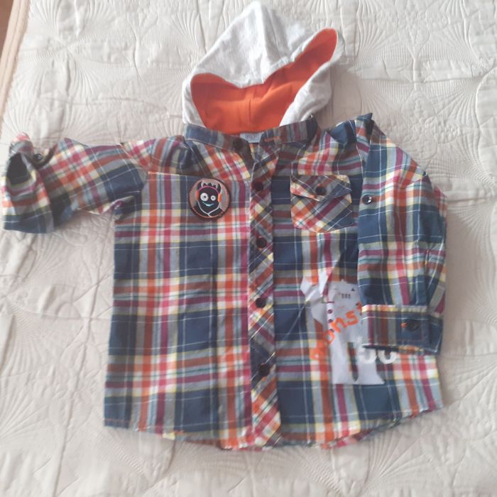 Лот от детски дрехи.