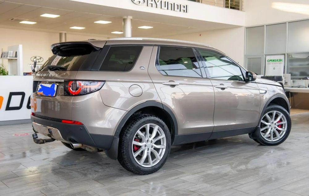 Land Rover Discovery Luxury Sport 2.0, 2015