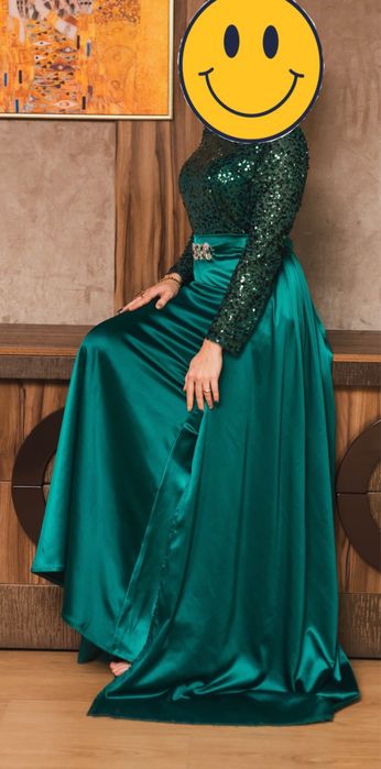 Официална тъмно целена рокля