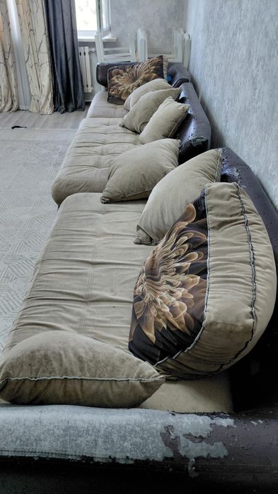 Продам диван для реставраций