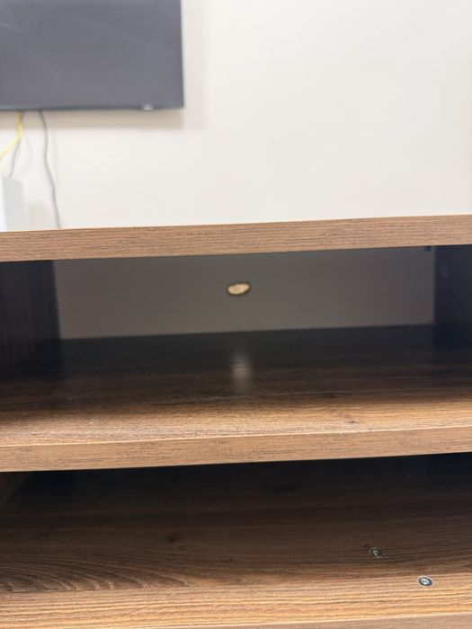 Продам ТВ тумбу в хорошем состоянии