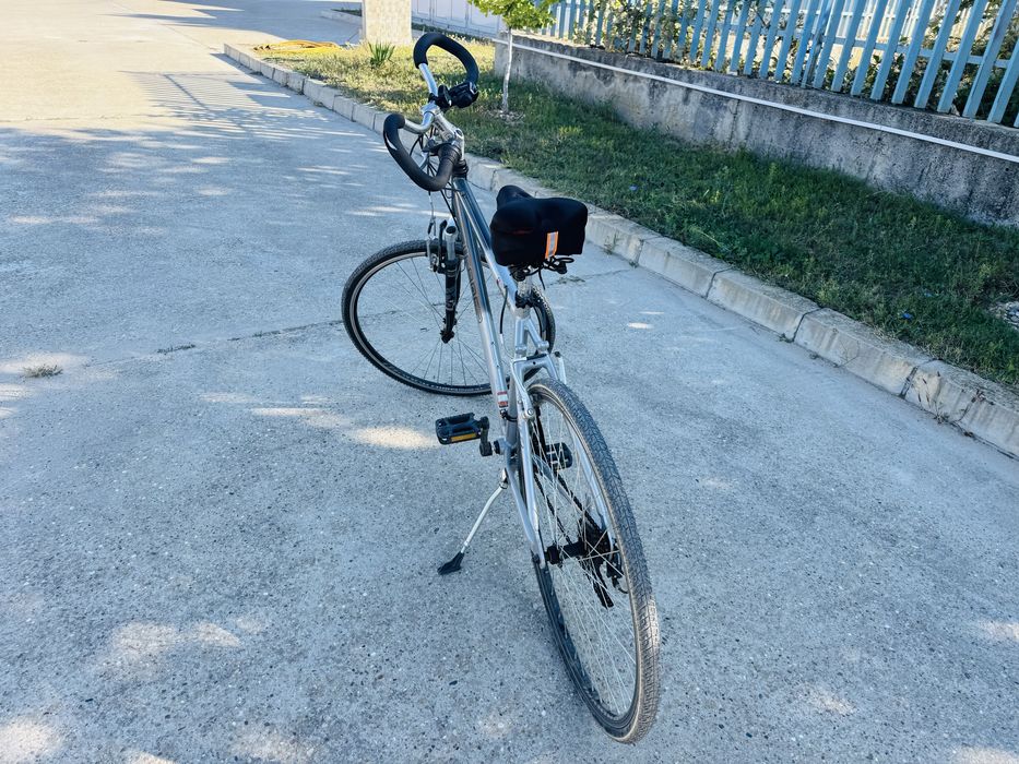 Бегач с тънки гуми