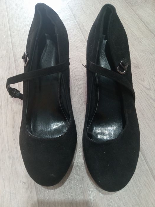 Kabluk zamushli tufli