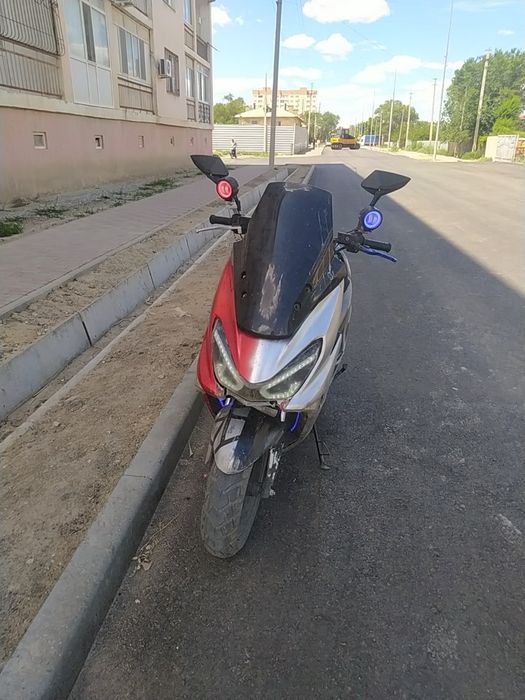 Мопед MAXI 175куб матор GST