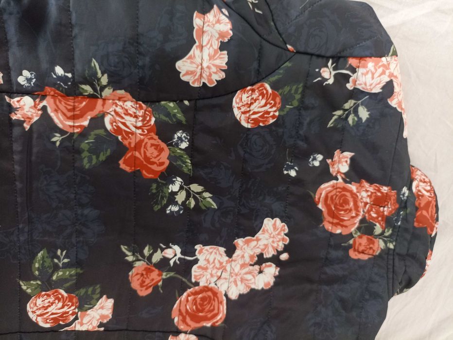 Вталено дамско якенце