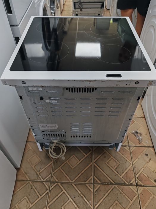 Свободно стояща печка с керамичен плот Voss Electrolux с 2 години гаранция!