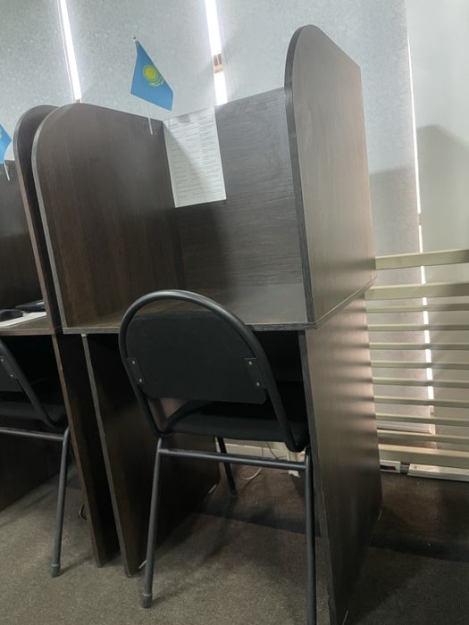 Офисные кабинки / рабочие места (несколько шт.)