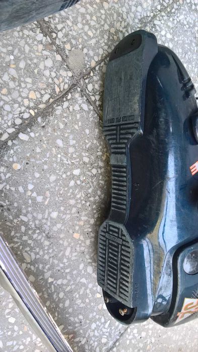 Продавам ски Solomon