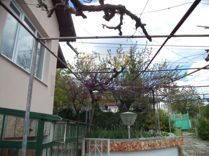 Къща в Добрич, област-к.к.Албена площ 80 цена 105000